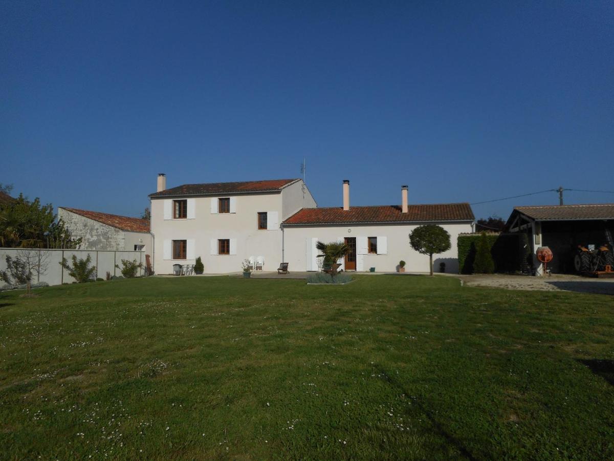 Le Logis De L'Etore Saint-Jean-dʼAngély Kültér fotó